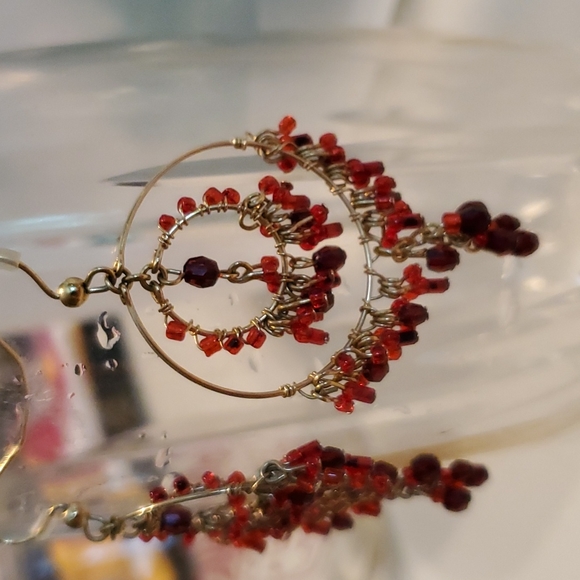 Red and goldtone dangle earrings - Picture 2 of 3